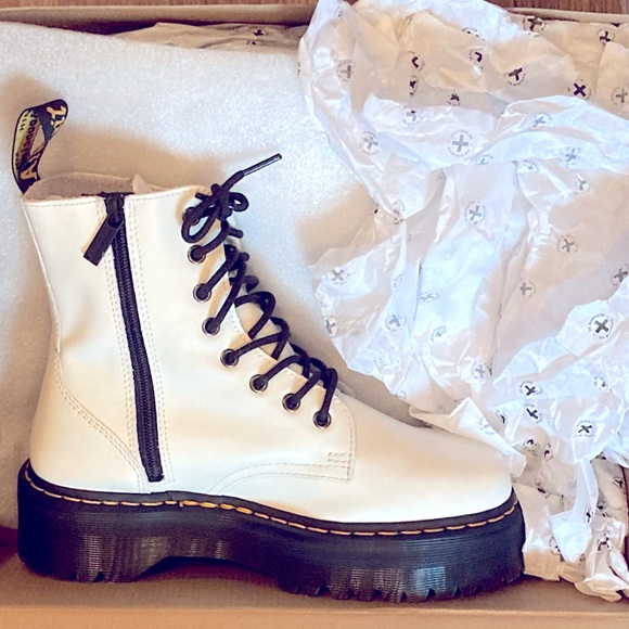 NWOT- Unisex Dr. Martens Jadon Boot - White - Women's 9, Men's 8 -$4.99 Shipping - Picture 2 of 13